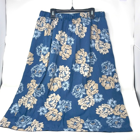 Women’s Adjustable Waist Floral Skirt - Picture 2 of 2